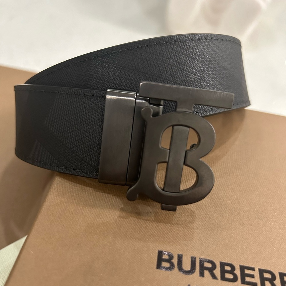 BURBERRY *like new* men reversible belt
